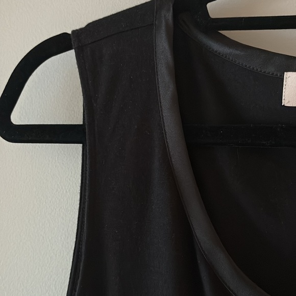 Banana Republic- Women's Black Sleeveless Top.  Luxe touch. Size large - Picture 3 of 8